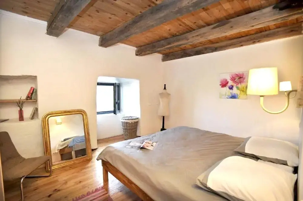 House With 4 Bedrooms in Saint-georges-de-lévéjac, With Wonderful Moun