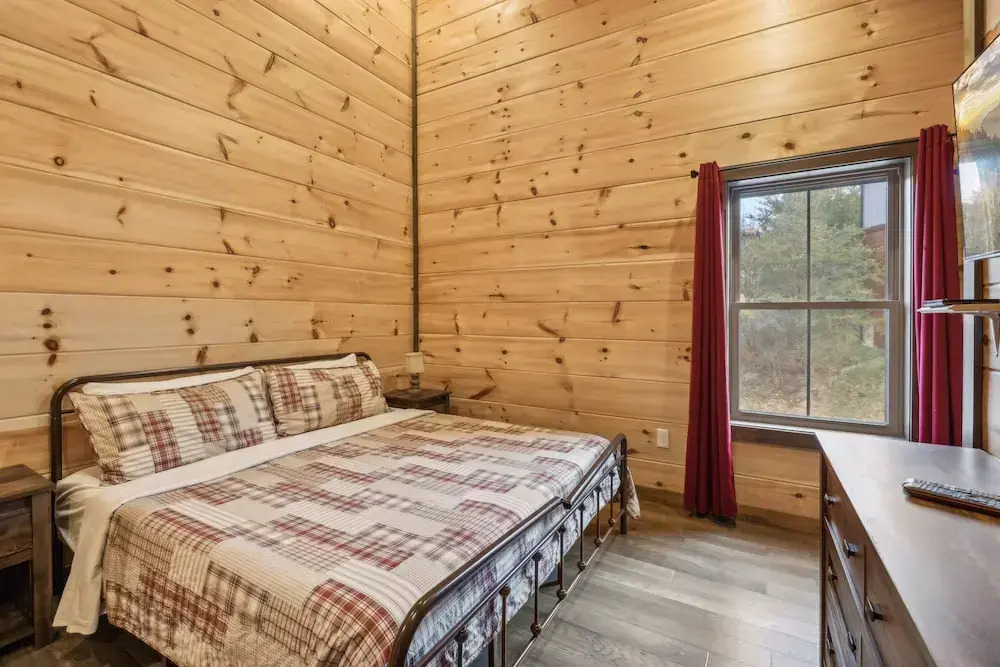 Eden Of The Smokies 5 Bedroom Cabin