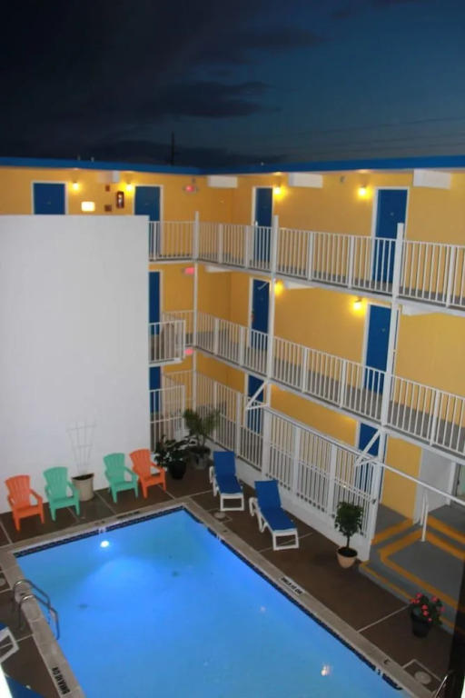Seaside Inn & Suites