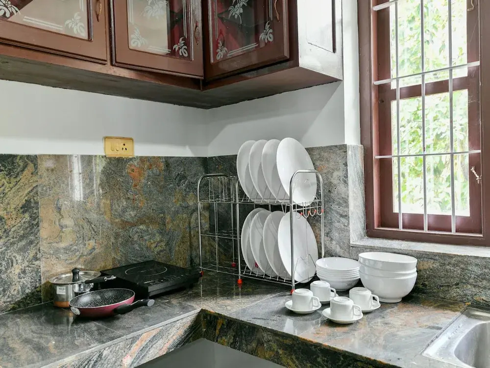 OYO 17351 Home Hill View 3BHK Chembothara