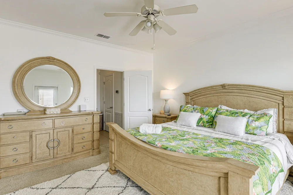 Corpus Christi Condo W/ Community Pool, Near Beach