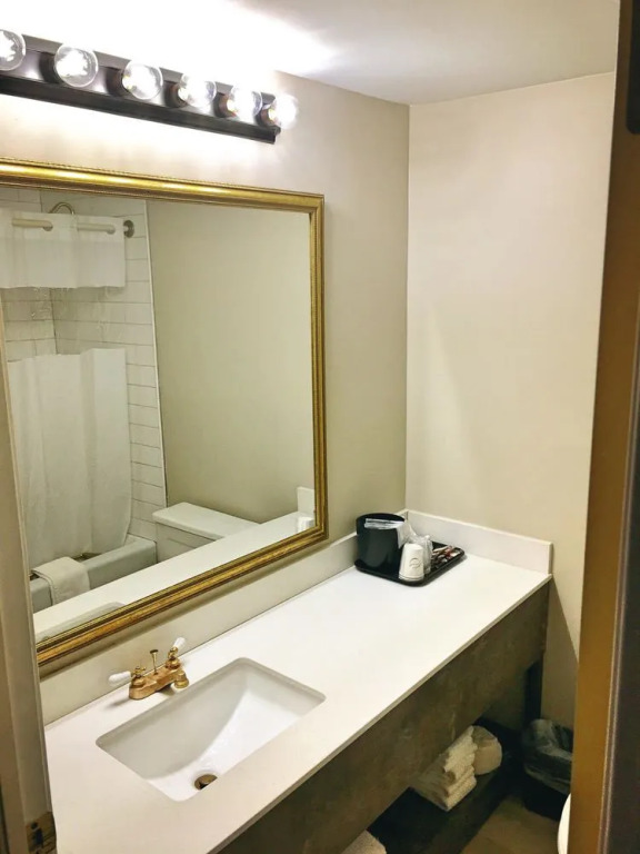 Legacy Hotel and Suites