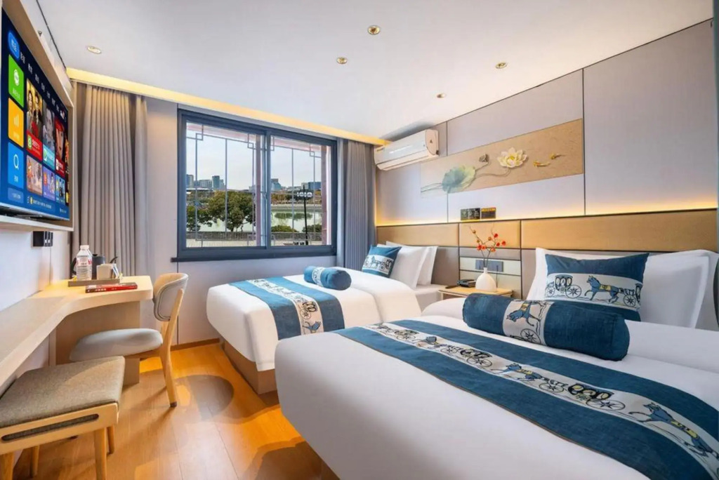 Lianhua Express Hotel