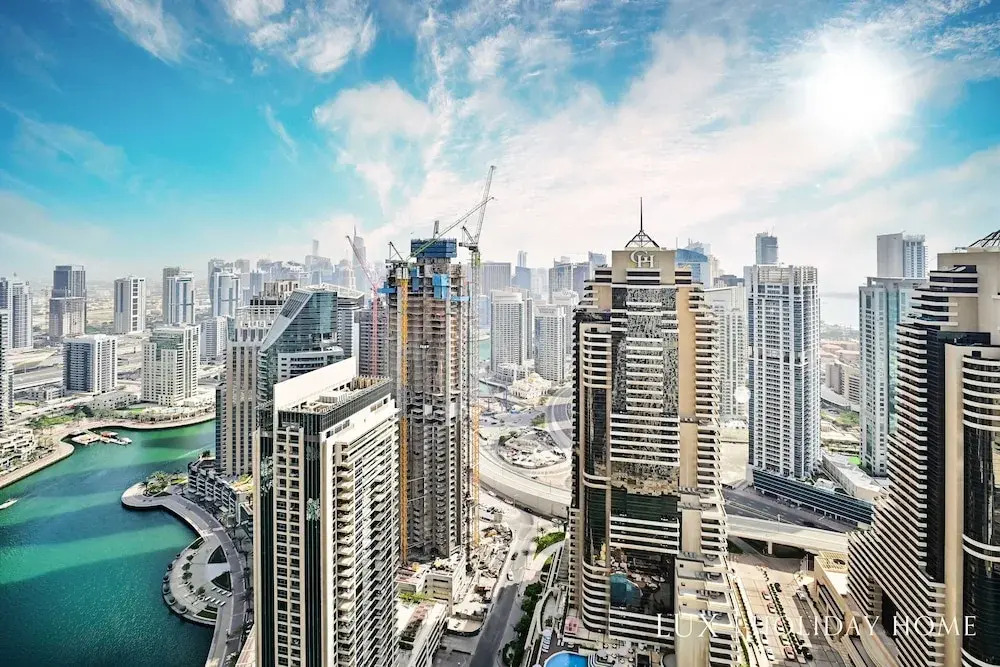 LUX  Cayan Superior Suite 4 Dubai Marina