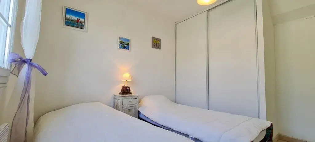 Villa familiale avec grand jardin proche plage