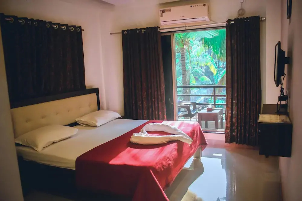 Royal Paradise Hotel
