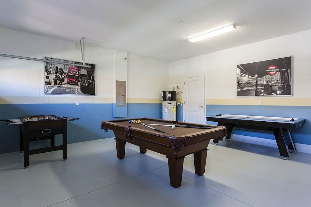 Champions Gate's Retreat Resort - 8 Bedroom Private Pool Home, 7 Seat Home Theatre - Jhh 45966