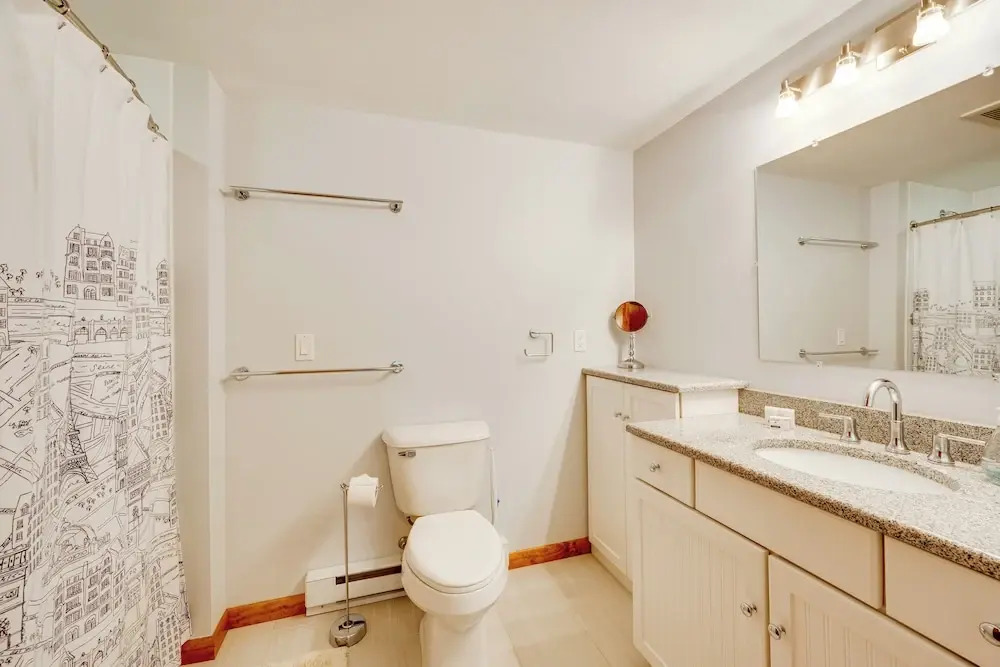 Near Skiing & Hiking! North Conway Gem w/ Balcony