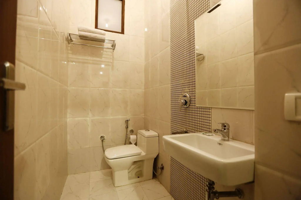 Airport Hotel Chanakya