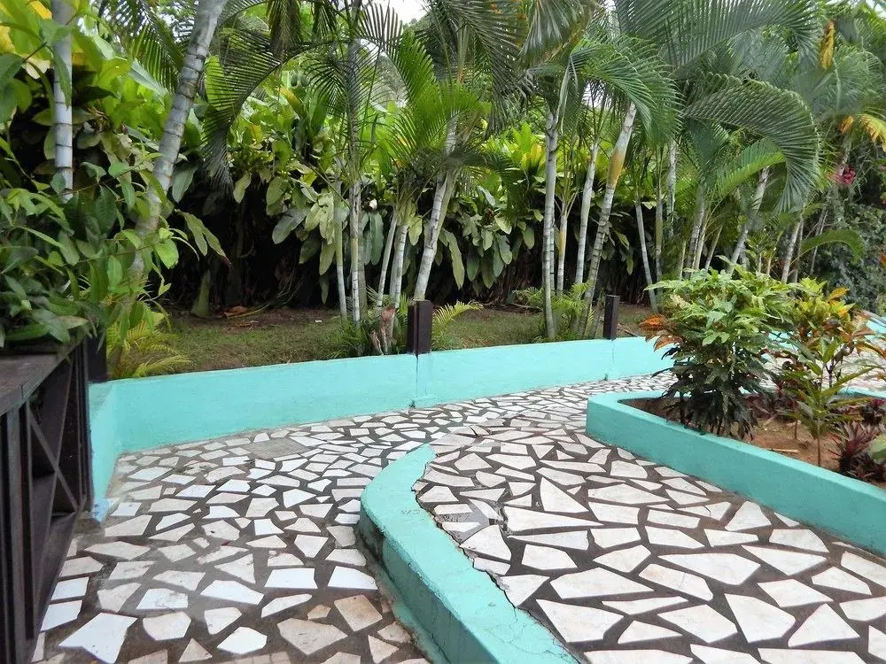 JJ's Paradise Hotel