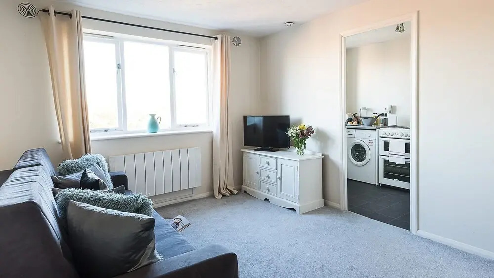 Warm and Peaceful 1BR by the water in Mudchute