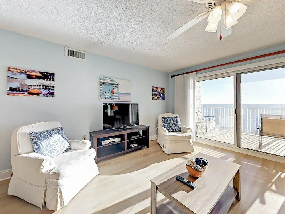 Resort-Style Unit 1113 - 2 Br Condo