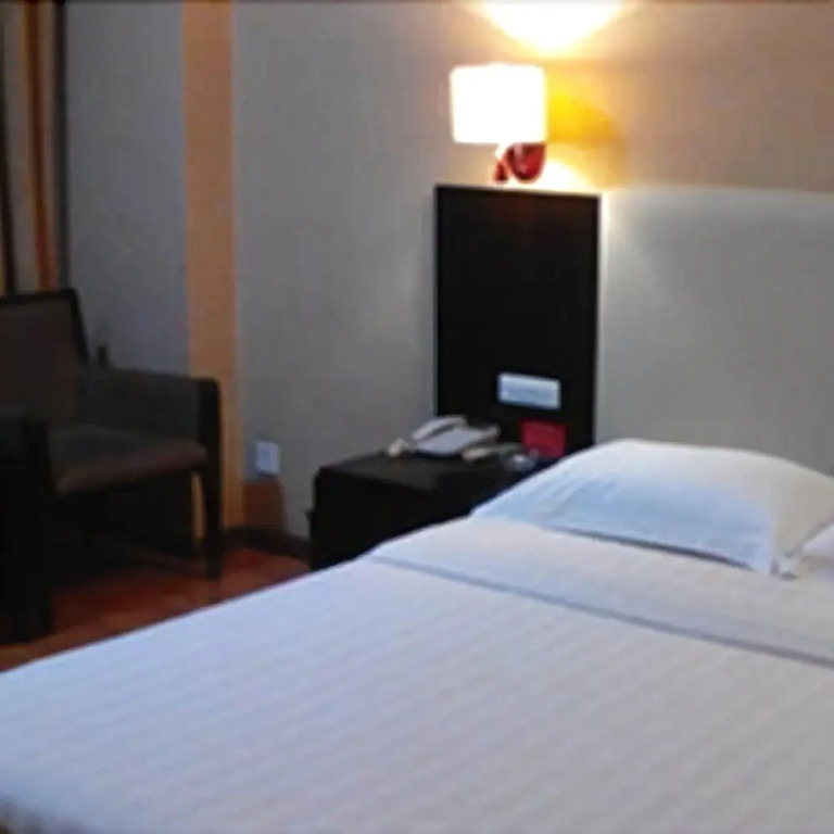 Yangjiang Tianbao Business Hotel