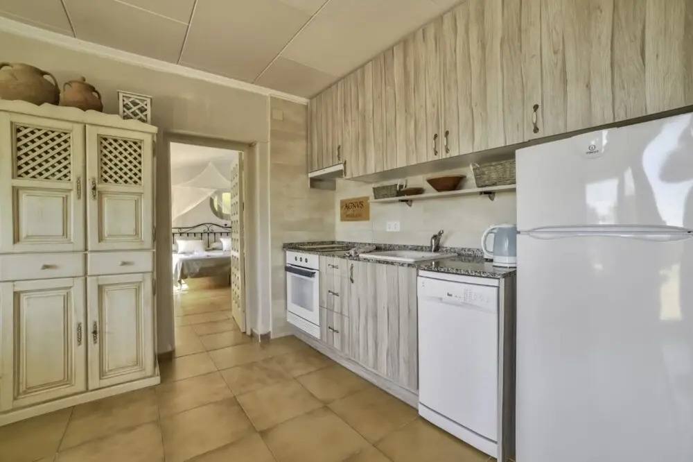 Apartment - 2 Bedrooms with Pool and Sea views - 104993