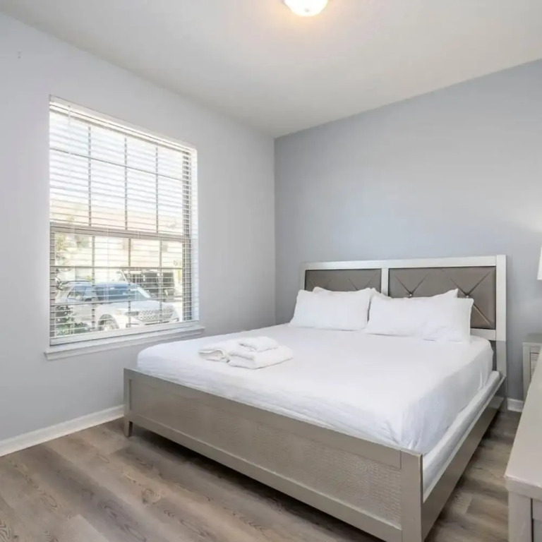 2405 Amazing 5BD Townhome for Your Vacation