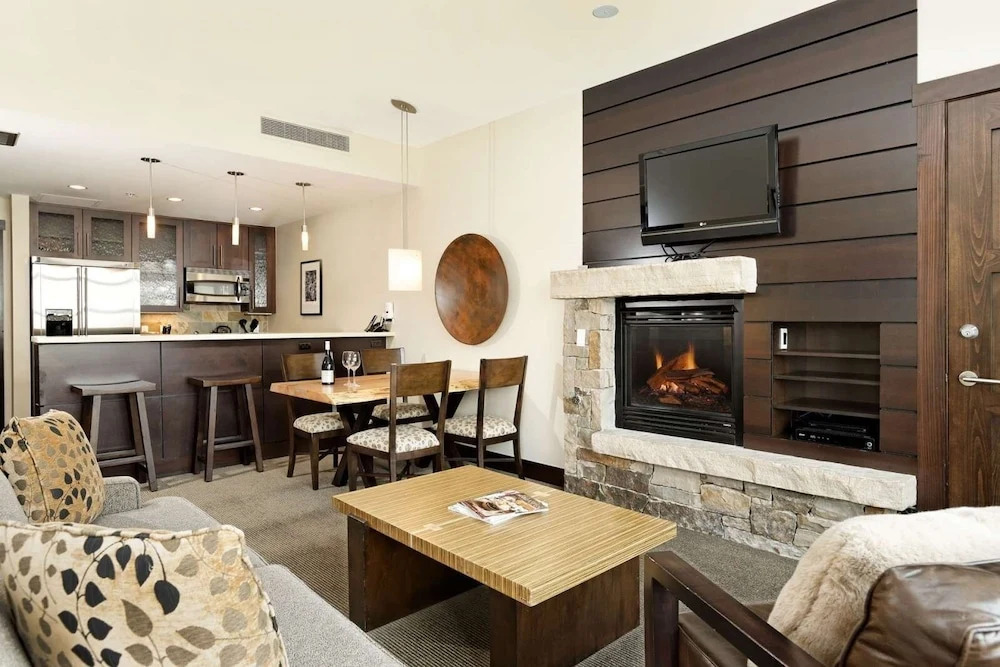 Luxury 1 Bedroom Ski in, Ski out Mountain Vacation Rental in Snowmass Village