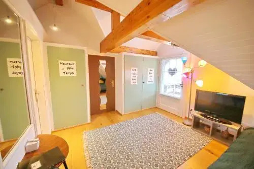Corseaux Beach rooms-Riviera Beach apartments