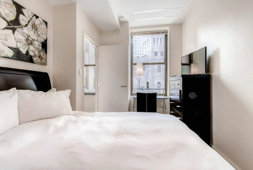Global Luxury Suites at Bay Village