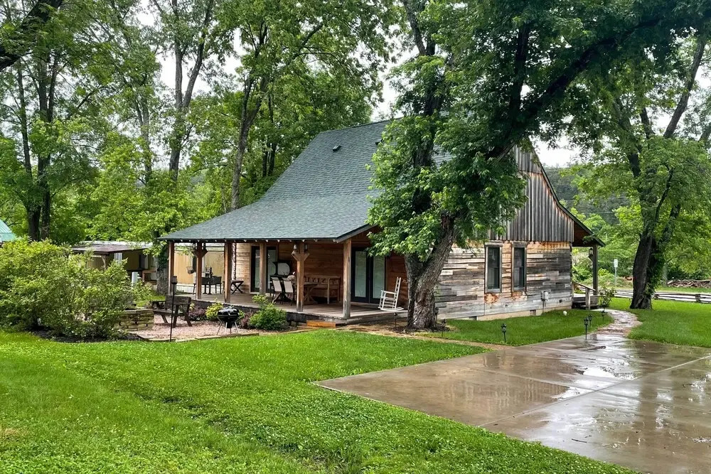 Quiet Hollister Cabin: Walk to Lake Taneycomo