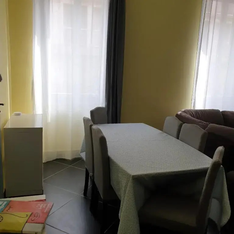 Appartement intra muros 8 personnes climatisé Wifi stationnement facile