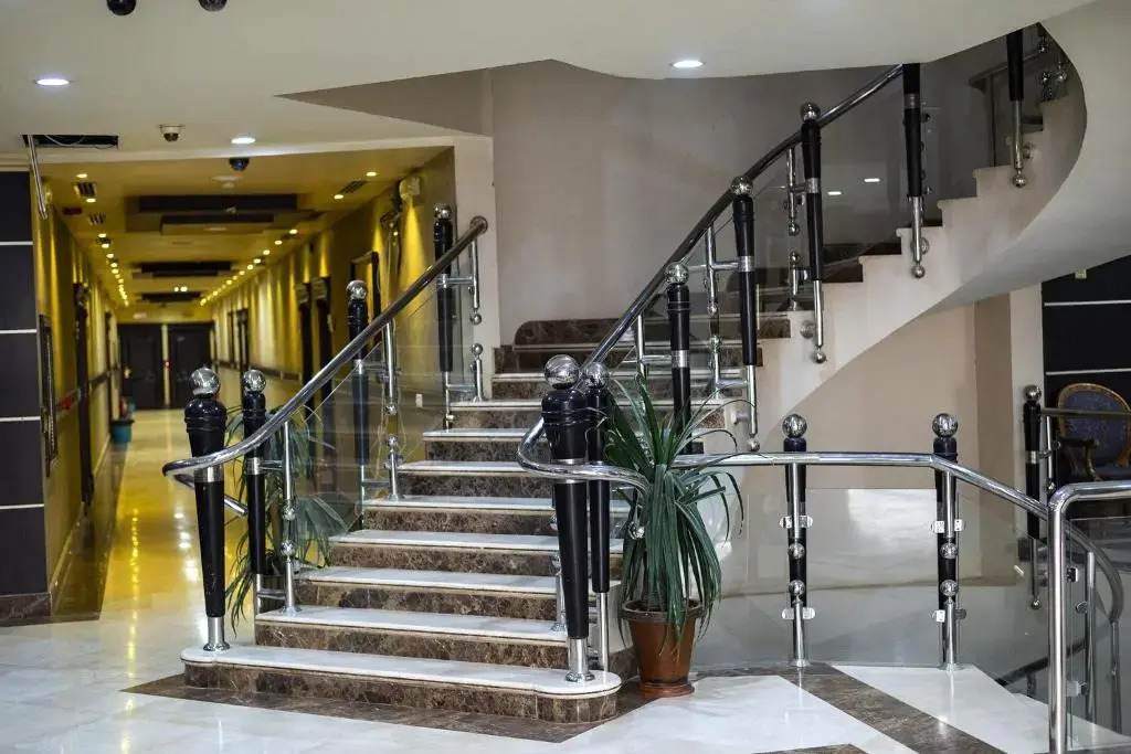 Quiet Rooms 8 Serviced Apartments