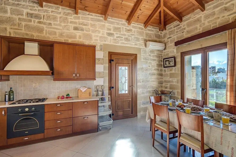 Hectoras Villa in Plaka BY APOKORONAS-VILLAS