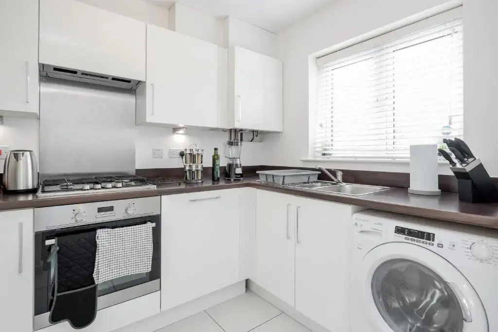 Lovely 2-bed House With 2 Bathrooms in Dartford
