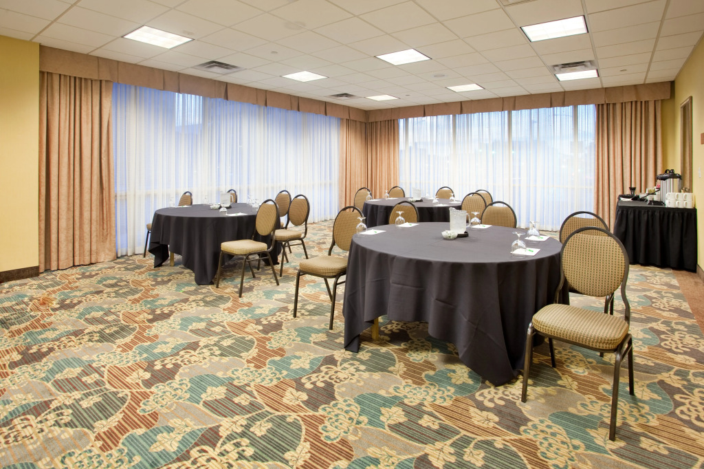 Holiday Inn At The Plaza