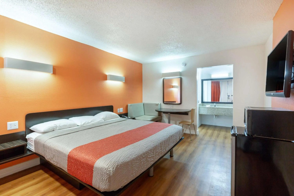 Motel 6-Houston, TX - East