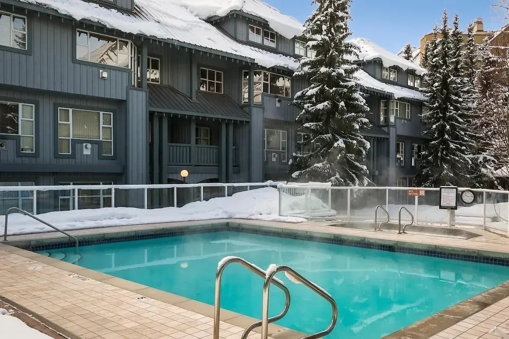 Glacier Lodge