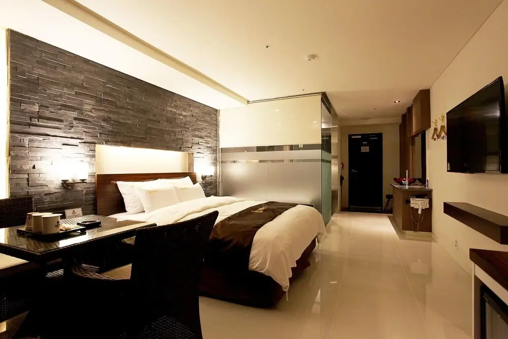 Pocheon Hotel Commune Motel(포천 호텔 꼬뮨 광릉수목원점(드라이브인 무인텔))