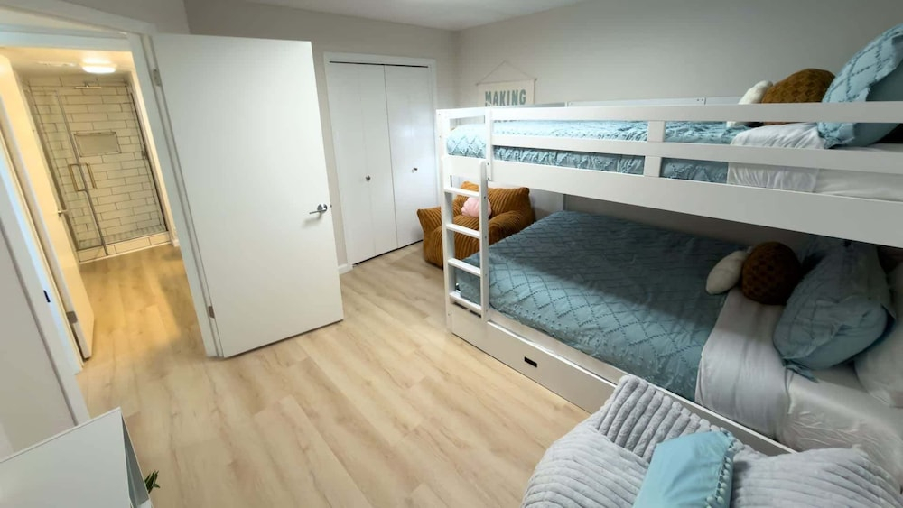Saida 3603 - 6 Floor Gulf-front Remodel - Sleeps 8 2 Bedroom Apts