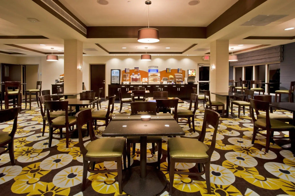 Holiday Inn Express Hotel & Suites Largo-Clearwater by IHG