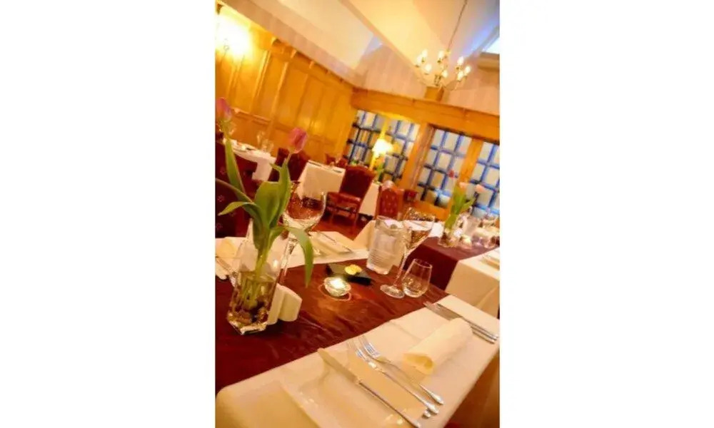 Glen-Yr-Afon House Hotel
