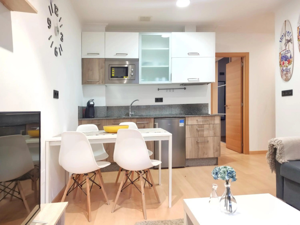 Acogedor apartamento a 50m de Playa Silgar
