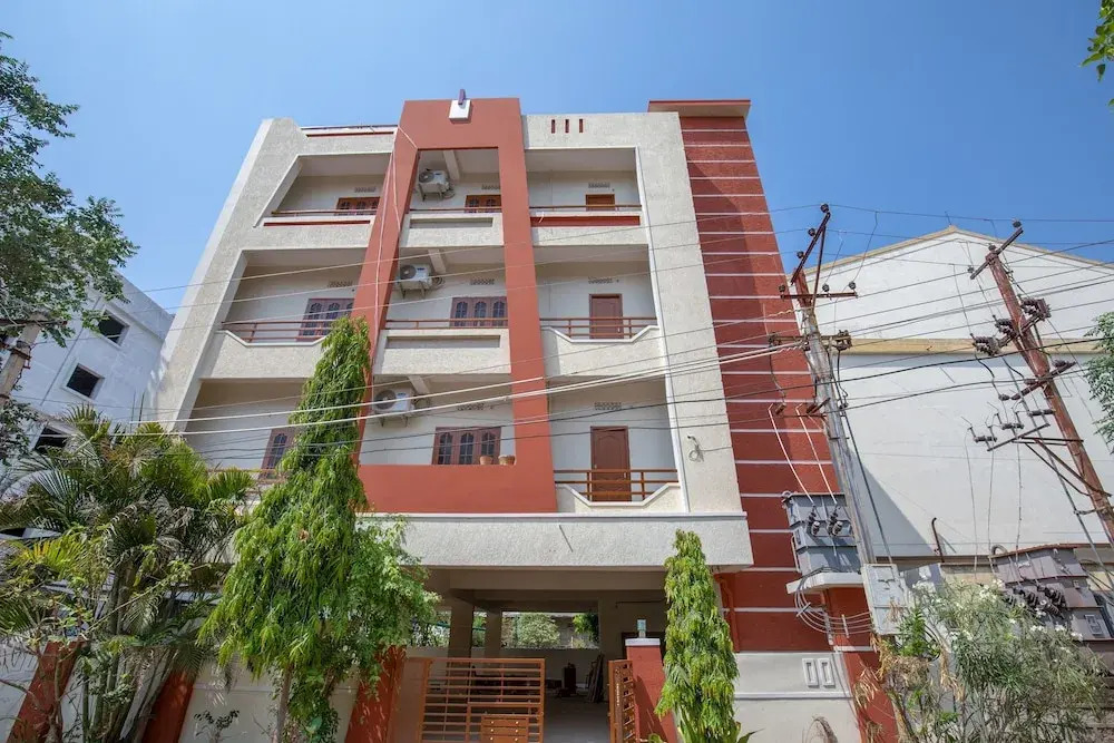 OYO 13550 Hotel Pushpa Grand