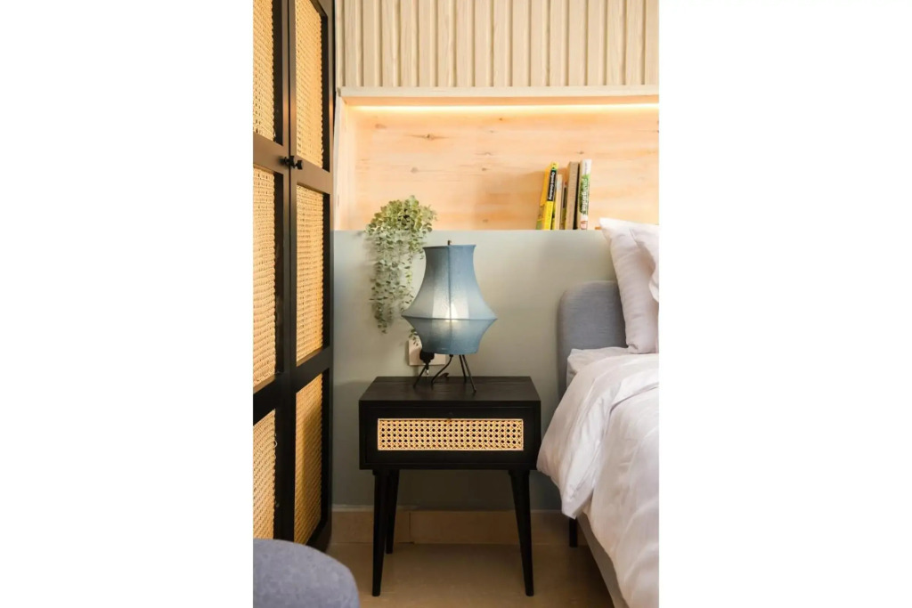 Elegant & Edgy 2 BR w Beach & Pool Mangroovy