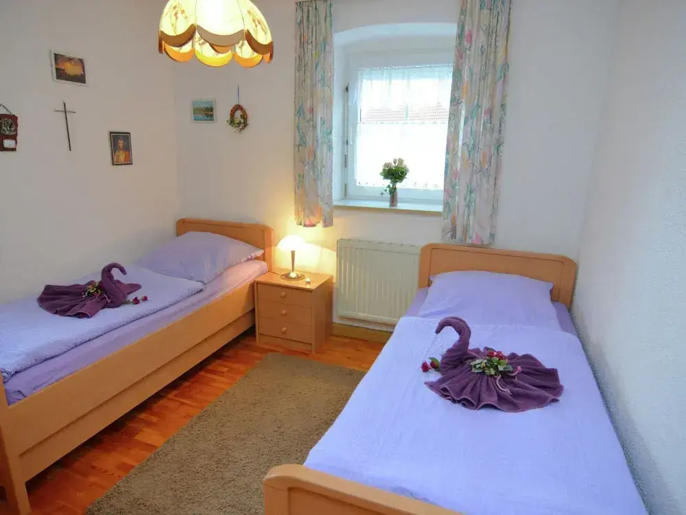 Schönes Ferienhaus mit großem Garten bei Stadlern