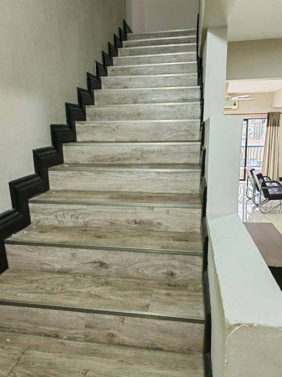 Petronella Luxury Penthouse marina court