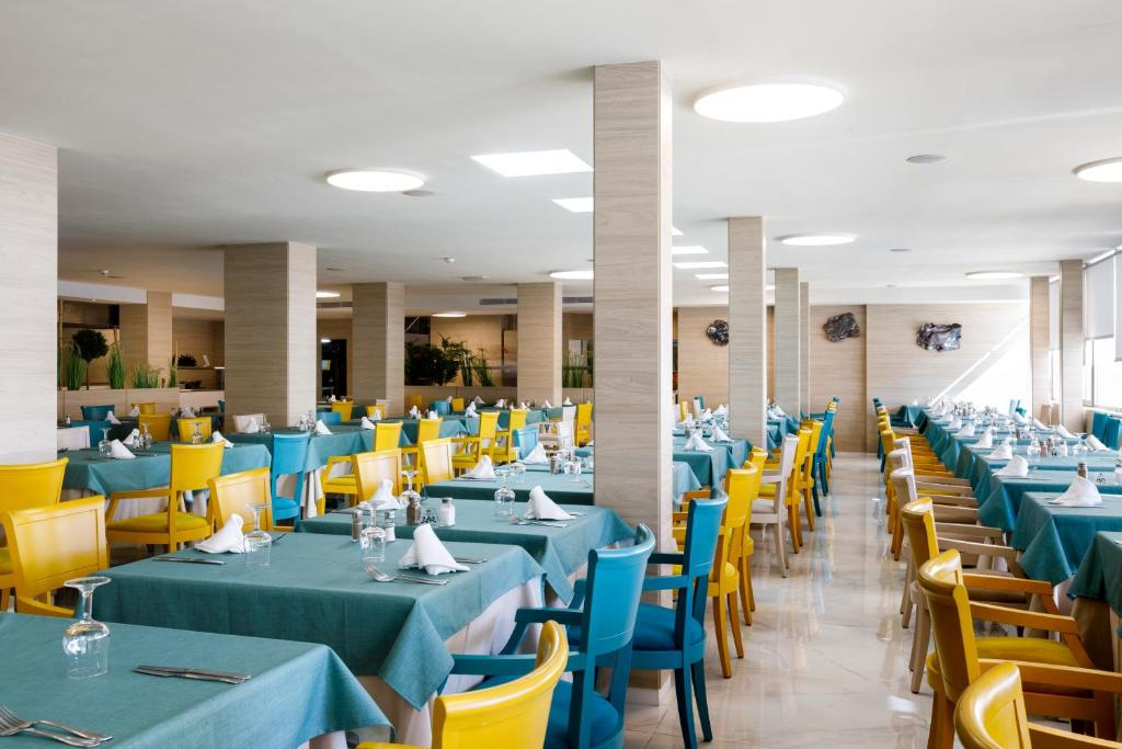 Aparthotel y Hotel Paguera Beach