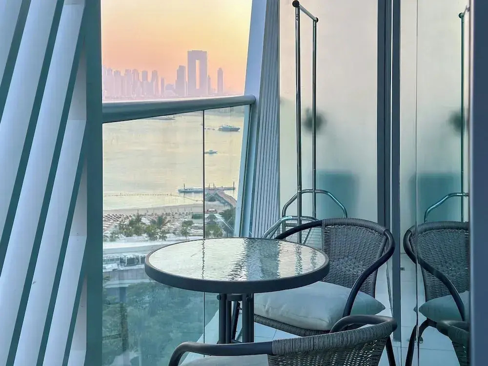 Seven Palm Apartments - Infinity Pool & Direct Beach Access