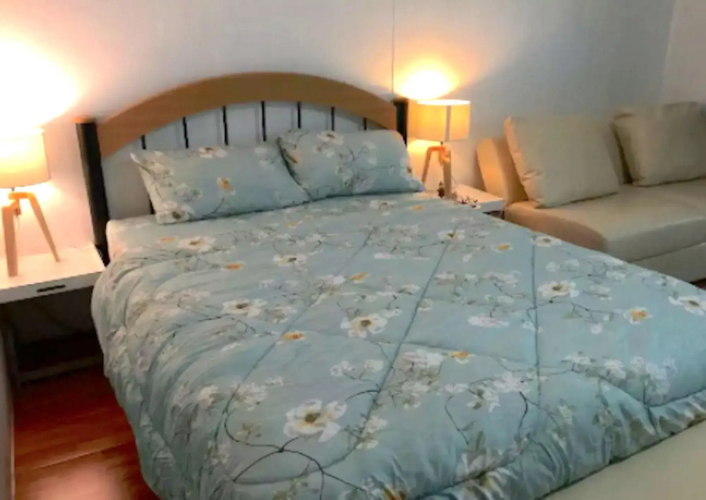 Hug Home I