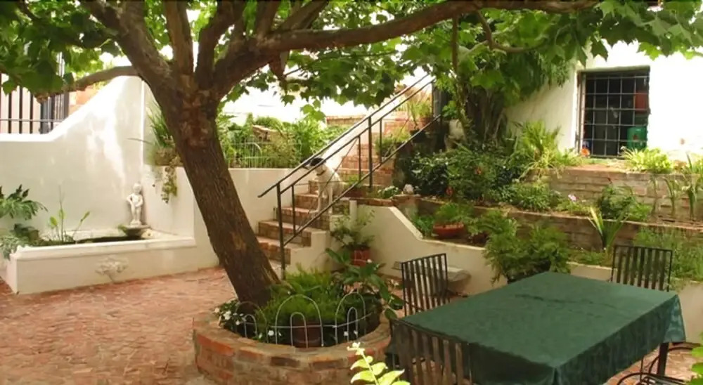 Braeside House Apartments