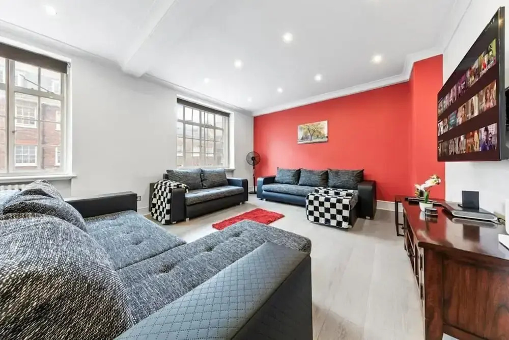 London Chic Apartment - City Center Gem