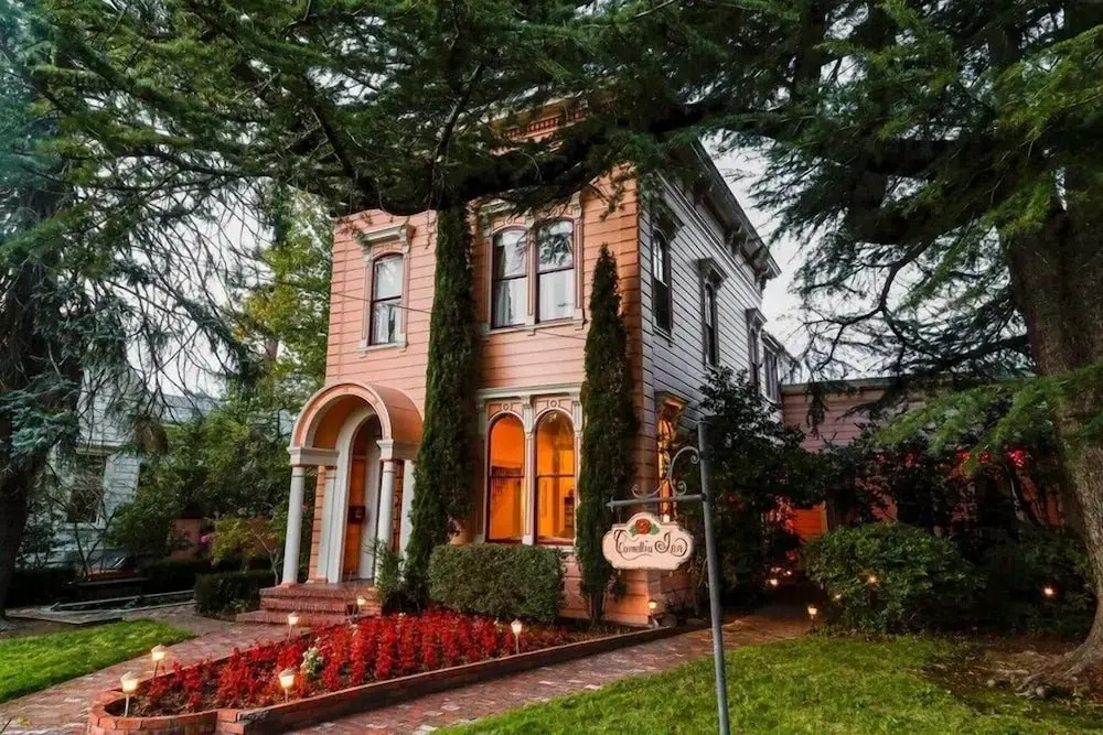 Camellia Inn