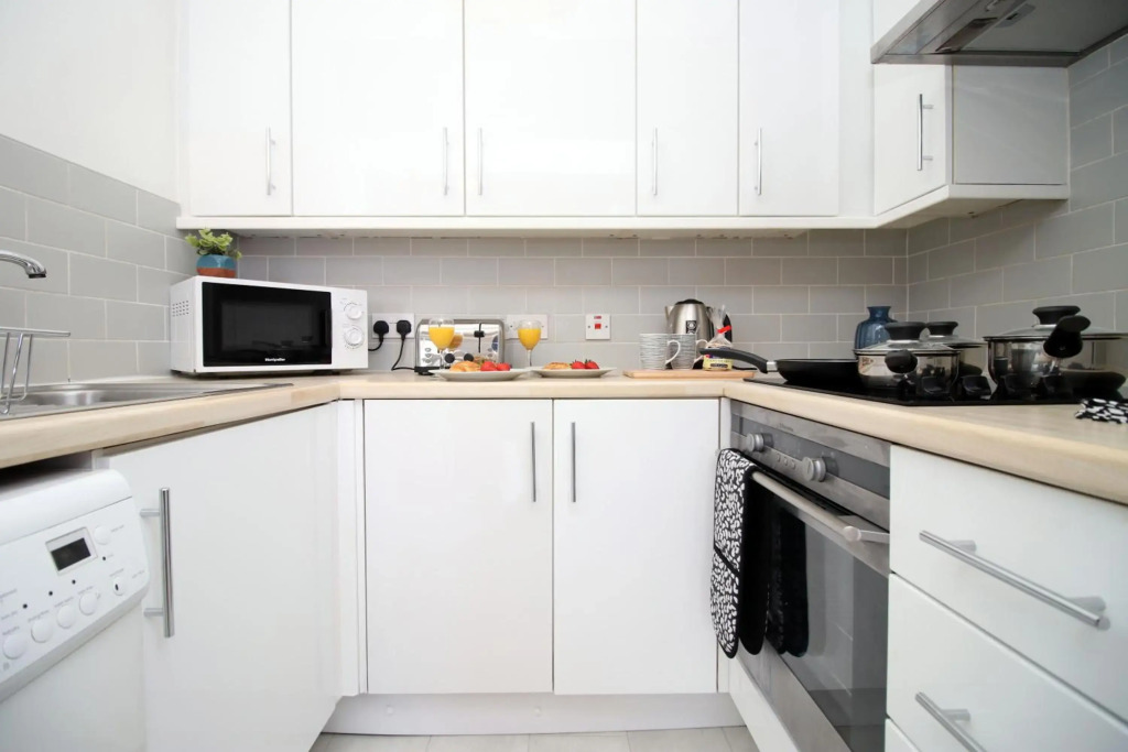 St Thomas Loft Views, SA1, by Stay South Wales - Sleeps 4 - Free WiFi & Parking