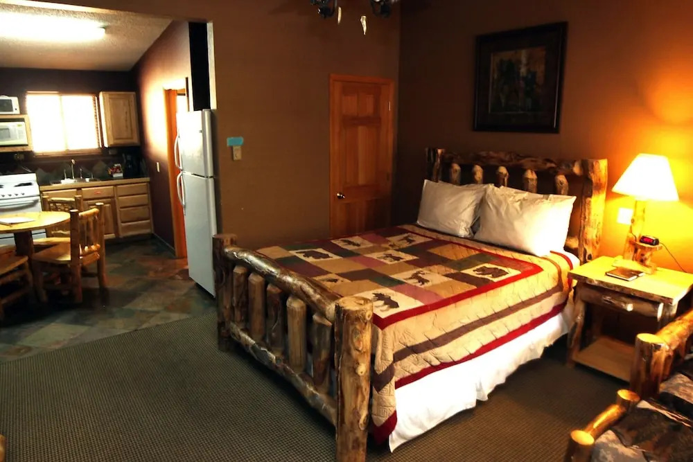 Timber Creek Chalets: 2b 1 Bedroom Chalet