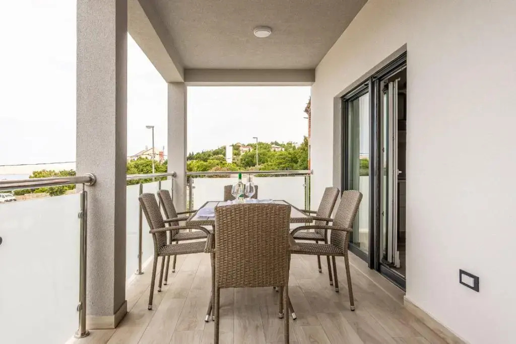 Villa Stella with pool and seaview