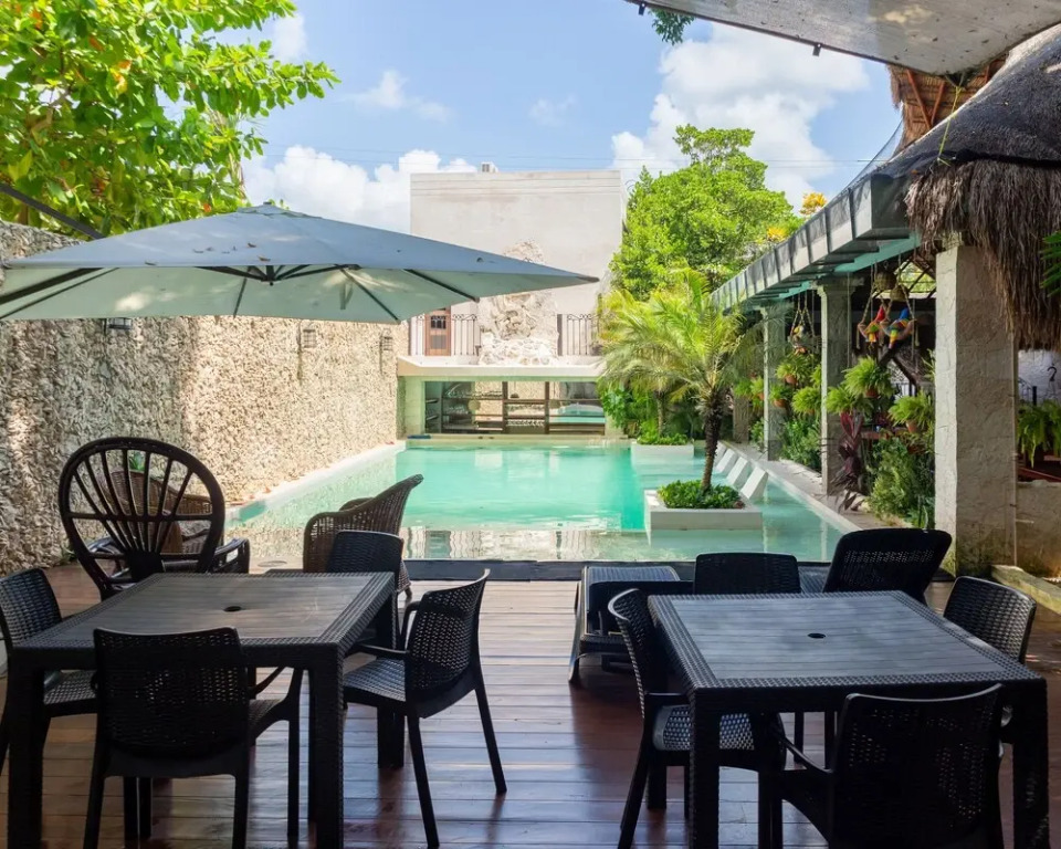 hotel y hostal nojoch che
