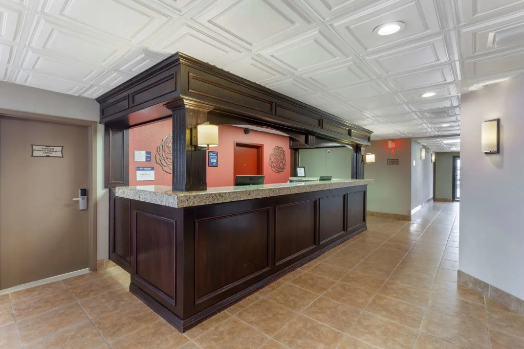 Best Western Plus Rose City Suites